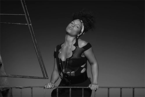 alicia-in-common-vid