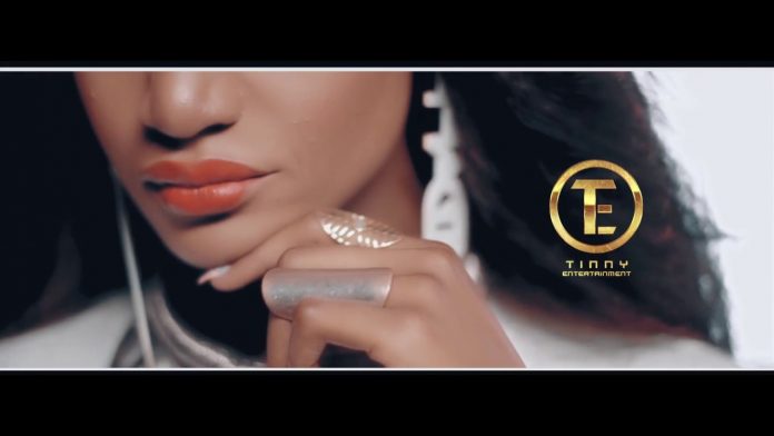 Bella – Gimme Love (Video)