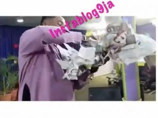 Nigerian Pastor Seen Performing Money Miracle During A Church Service