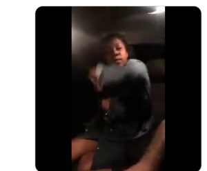 Video of a lady assaulting her ex boyfriend inside a car has gone viral online