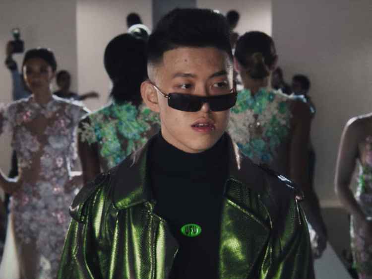 Rich Brian - 100 Degrees video