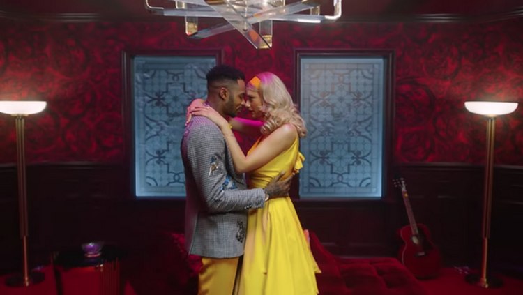 Taylor Swift - Lover (Video) Taylor Swift - Lover (Video)