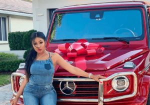 Video of Yung Miami Benz Truck shot up and her pleading to Police