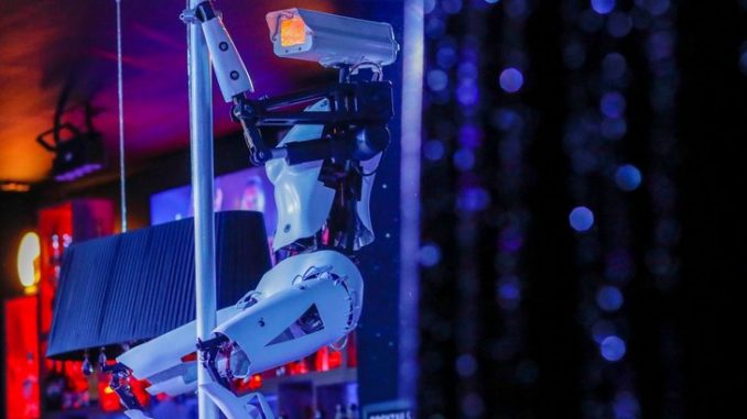 robot pole dancer6850771461633128126..jpg