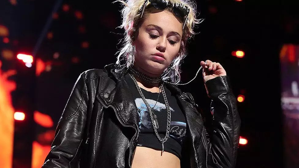 Miley Cyrus Shades Liam Hemsworth, Saying 