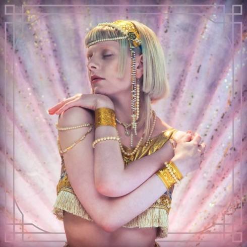 AURORA – Exist For Love (mp3 download)