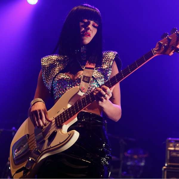 Khruangbin - Pelota (download)