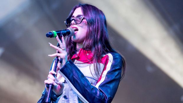 Dua Lipa - Un Dia Ft. J Balvin And Bad Bunny (download)