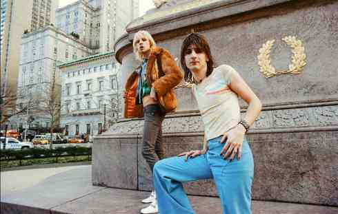 The Lemon Twigs - No One Holds You (download)