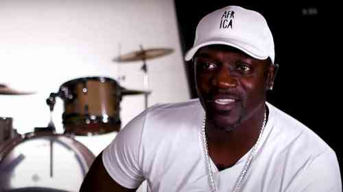 Akon says Suge Knight Snitched On Ex-member After Beatdown