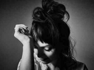 Angel Olsen - ‘Waving, Smiling’ (download)