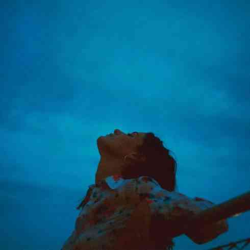 LÉON – Chasing a Feeling (download)