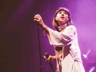 Foxes - Friends In The Corner (download)