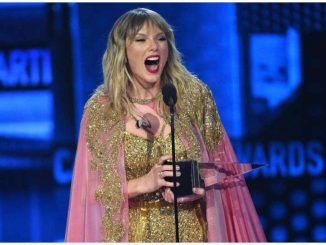 Taylor Swift Named Artist Of The Year Three Times In A Row At AMA's