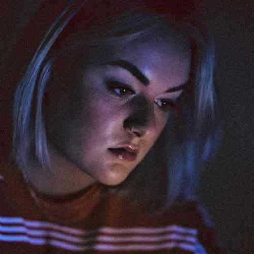 Grace Davies – i met a boy online (download)