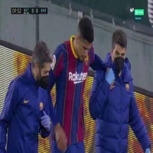 Ronald Araujo Sent Off 10 Minutes Into The Match Against Real Betis