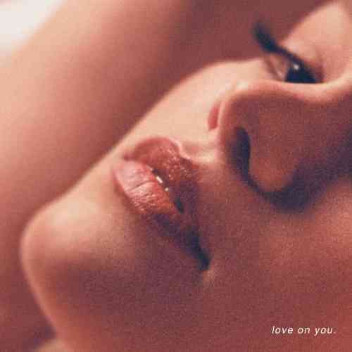Olivia Holt – love on you (download)