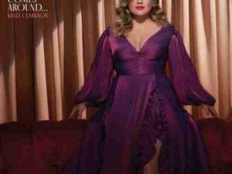 Kelly Clarkson – Christmas Isn’t Canceled 'Just You' (download)